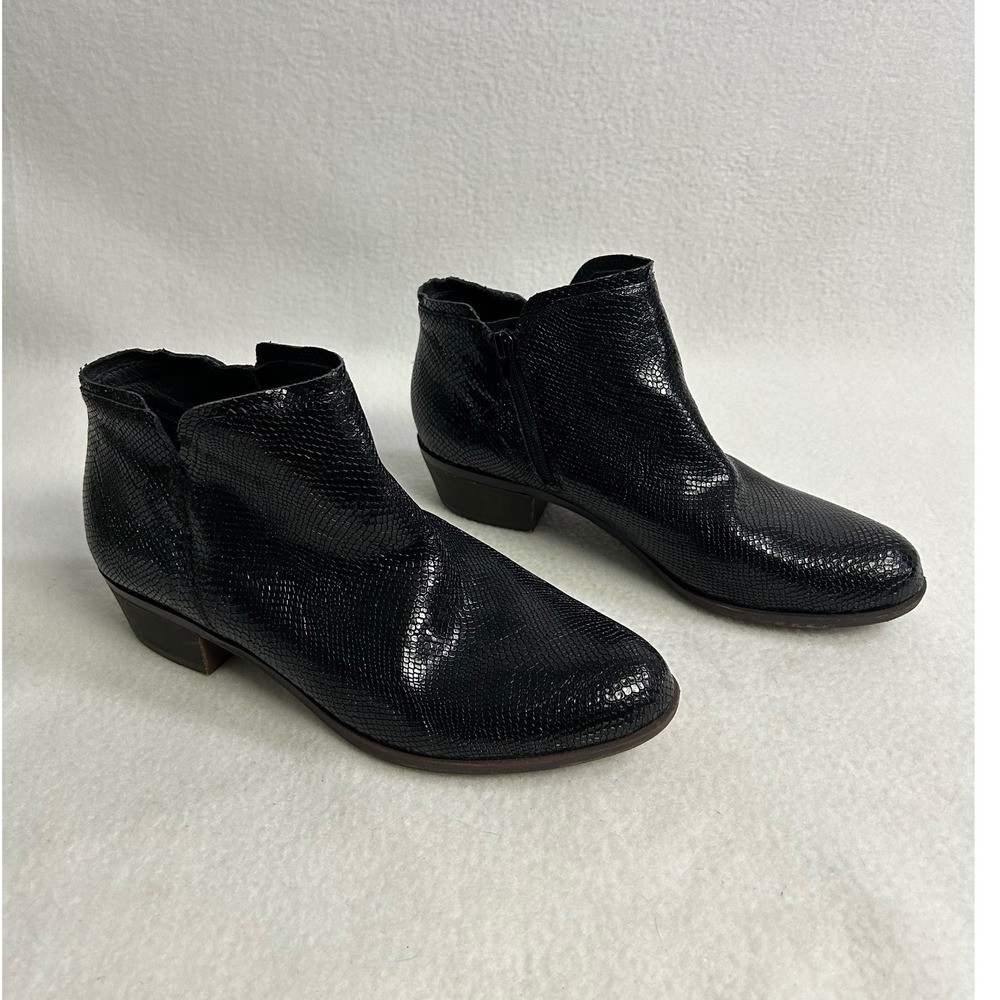Edgy Chic Lucky Brand Womens 9 Black Snake Embossed Bittany Ankle Booties